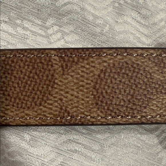 Coach Signature Canvas Belt Cut to Size and Reversible - Picture 7 of 10